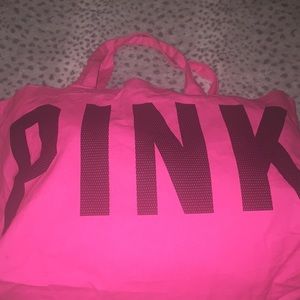 VS PINK Large Duffle 🛍️